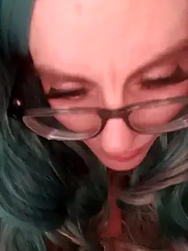 snowbird1117 online show from March 26, 7:50 am