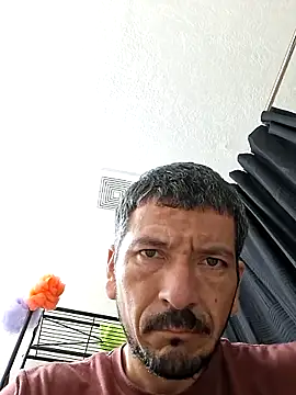 Snapshot of Guero0751@xh chatting on October 16, 1:36 am Guero0751xh online show from October 16, 1:36 am