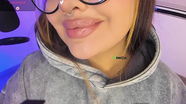 asheryn online show from March 29, 1:40 am