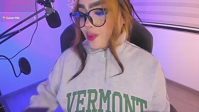 Snapshot of asheryn chatting on January 18, 1:42 am asheryn online show from January 18, 1:42 am