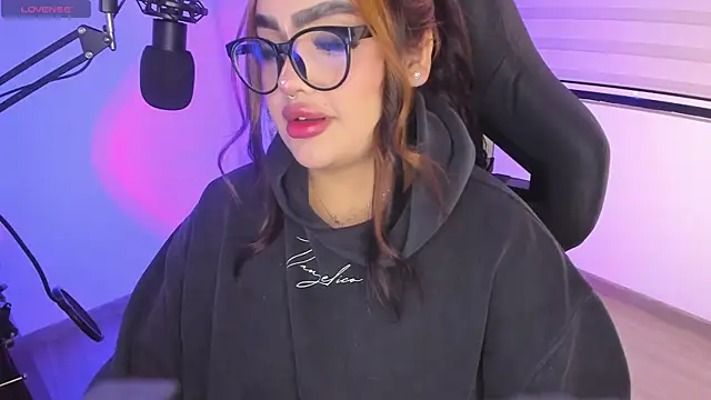 Snapshot of asheryn chatting on February 12, 1:49 am asheryn online show from February 12, 1:49 am