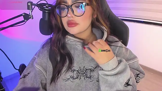 Snapshot of asheryn chatting on February 18, 1:58 am asheryn online show from February 18, 1:58 am