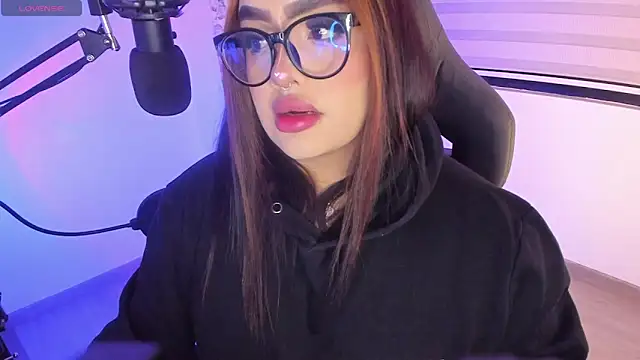 Snapshot of asheryn chatting on February 3, 1:49 am asheryn online show from February 3, 1:49 am