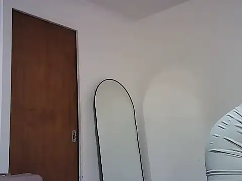 Snapshot of katerinepol chatting on December 15, 9:09 pm katerinepol online show from December 15, 9:09 pm