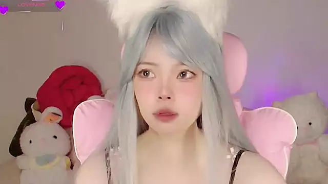 Snapshot of Miyeoonn chatting on May 2, 9:09 pm Miyeoonn online show from May 2, 9:09 pm