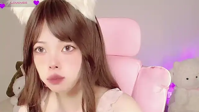 Snapshot of Miyeoonn chatting on May 8, 8:12 pm Miyeoonn online show from May 8, 8:12 pm
