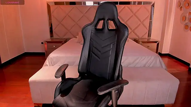 ChloeManson online show from March 13, 9:37 pm