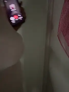 luckybaby666999 online show from April 16, 11:40 pm