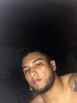 modeloxtz online show from January 10, 6:09 am