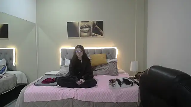 Eros Nyx  online show from December 17, 3:33 am