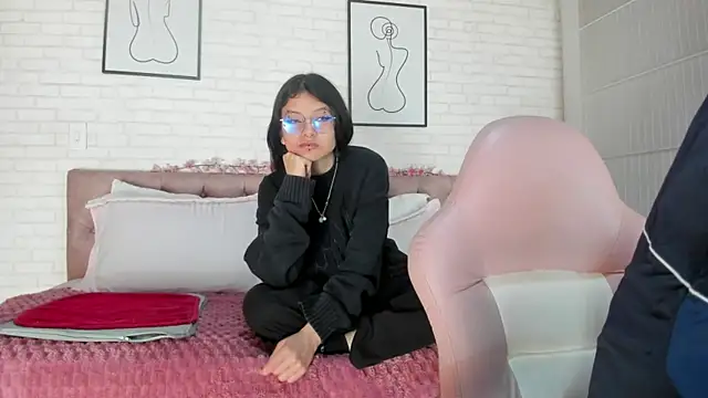 Eros Nyx  online show from December 22, 3:39 am