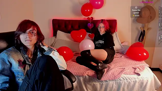 Snapshot of Eros_Nyx_ chatting on February 15, 8:13 am Eros Nyx online show from February 15, 8:13 am