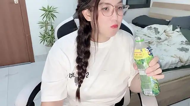 Snapshot of Ni-Ni_2K chatting on July 8, 12:39 pm Ni-Ni 2K online show from July 8, 12:39 pm
