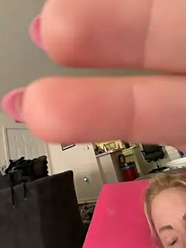 sinfulsara online show from March 1, 6:30 pm