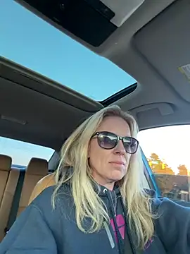 sinfulsara online show from February 13, 10:43 pm