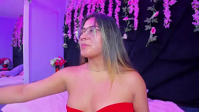 Freyaa Millerr  online show from February 17, 3:04 am