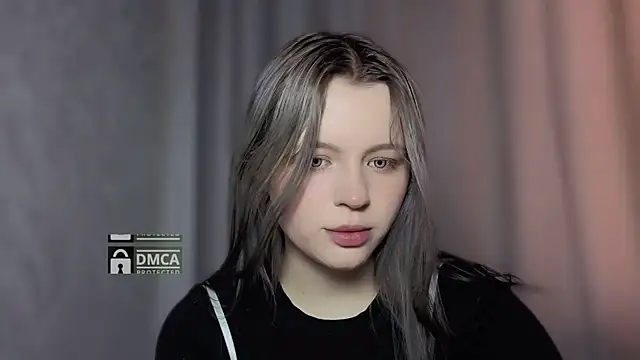 Snapshot of DollarBunny chatting on December 16, 7:23 am DollarBunny online show from December 16, 7:23 am