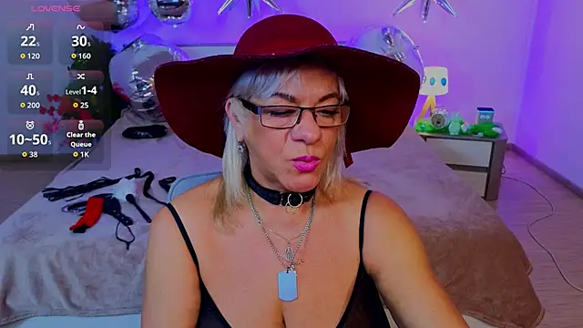 AnittaHarris  online show from April 1, 3:30 am