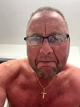 Snapshot of Toothpic1 chatting on December 3, 8:58 am Toothpic1 online show from December 3, 8:58 am