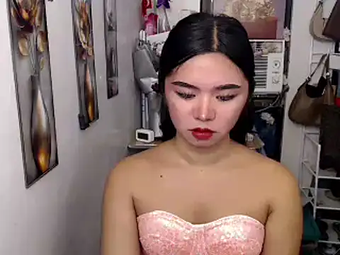 Snapshot of voganmarie chatting on July 13, 6:02 am voganmarie online show from July 13, 6:02 am
