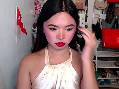 Snapshot of voganmarie chatting on June 28, 1:39 pm voganmarie online show from June 28, 1:39 pm