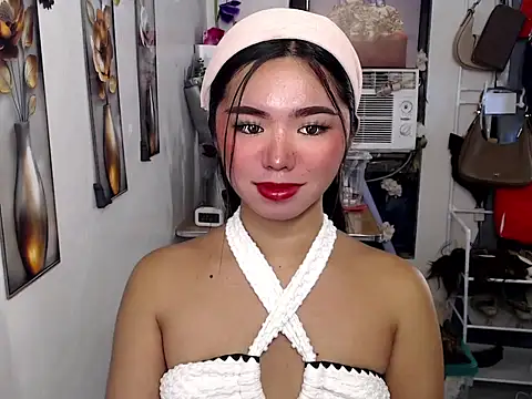 Snapshot of voganmarie chatting on July 6, 7:48 am voganmarie online show from July 6, 7:48 am