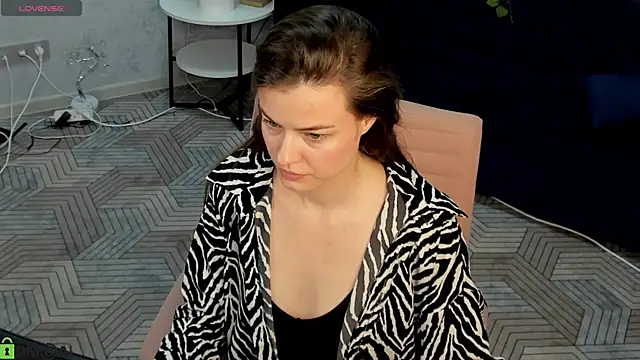 Snapshot of Graceee_ chatting on June 17, 3:06 am Graceee online show from June 17, 3:06 am
