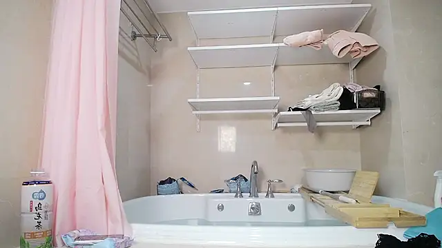 Suotomeai online show from March 4, 11:45 pm