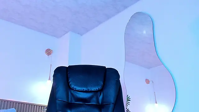 Lily Cole27 online show from February 7, 11:29 am