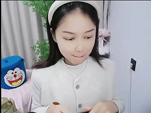 mili923 online show from December 19, 1:35 pm