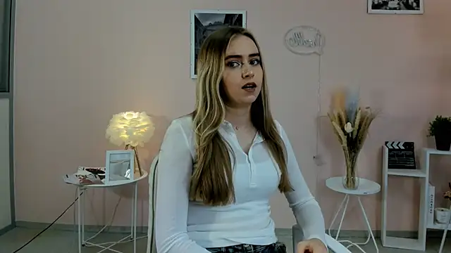 LinnDellos online show from December 4, 5:17 am