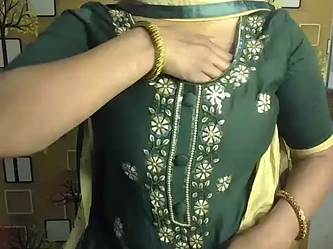 Hotty Suzuka online show from December 17, 4:50 am