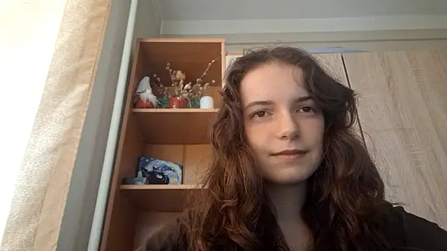 KellyKelik online show from February 5, 9:05 am