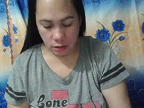 Snapshot of sweet_candy52 chatting on March 9, 6:55 pm sweet candy52 online show from March 9, 6:55 pm