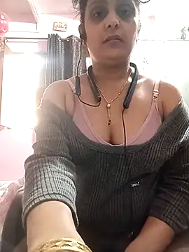 Tanya Sharma98 online show from December 16, 10:08 am