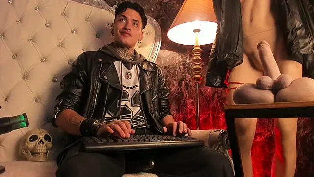 AlecBanne online show from April 13, 10:58 pm