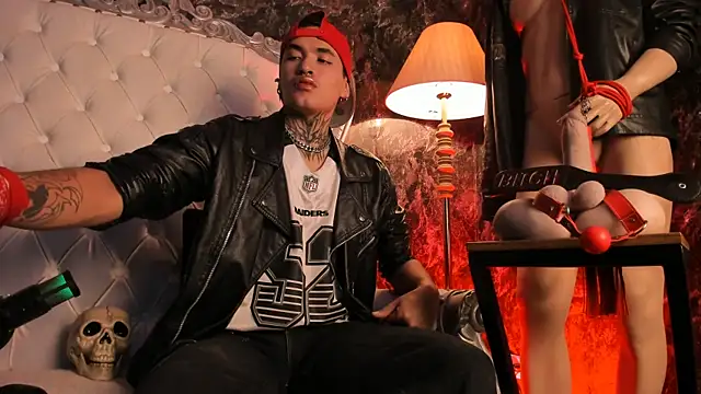 Snapshot of AlecBanne chatting on February 14, 9:26 pm AlecBanne online show from February 14, 9:26 pm