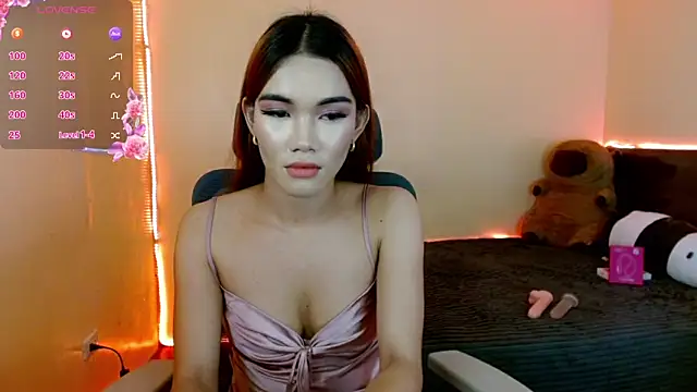 urfavenatsumi online show from March 10, 3:16 pm