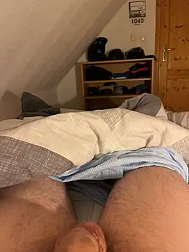 hannes256102 online show from June 11, 9:23 pm