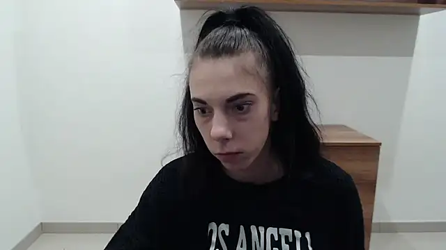 Lillia dark online show from December 5, 12:48 pm