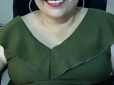 Snapshot of Soniya_Sha chatting on May 12, 7:09 pm Soniya Sha online show from May 12, 7:09 pm