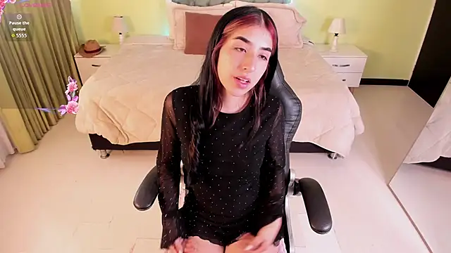 Snapshot of Celeste_Rous__ chatting on June 21, 12:44 pm Celeste Rous online show from June 21, 12:44 pm