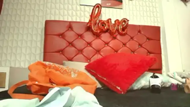 Snapshot of Elizabetth_Roman chatting on February 26, 8:09 pm Elizabetth Roman online show from February 26, 8:09 pm