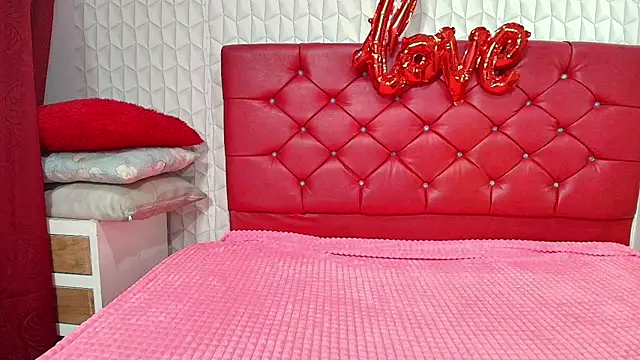 Elizabetth Roman online show from April 9, 8:59 pm