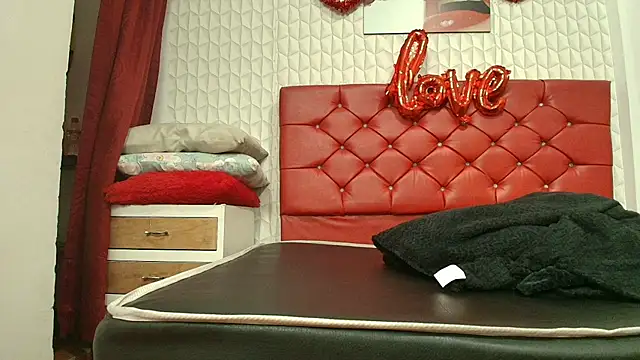 Snapshot of Elizabetth_Roman chatting on March 3, 6:59 pm Elizabetth Roman online show from March 3, 6:59 pm