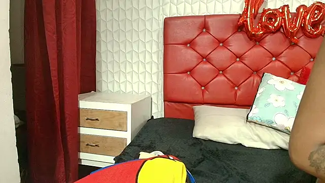 Snapshot of Elizabetth_Roman chatting on February 20, 7:10 am Elizabetth Roman online show from February 20, 7:10 am