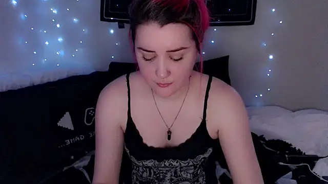 MaryMary  online show from February 27, 7:24 pm