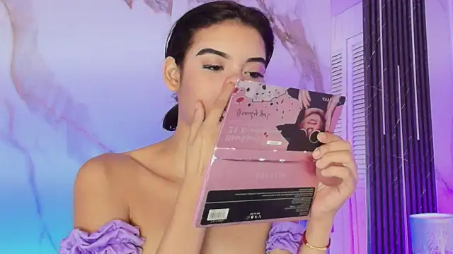 BellaHarpeer online show from February 26, 8:42 pm