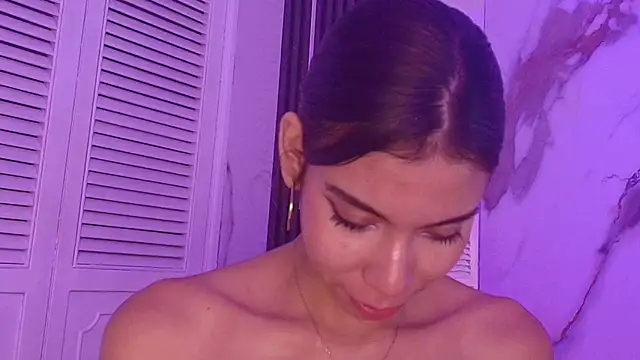 BellaHarpeer online show from March 28, 7:42 am