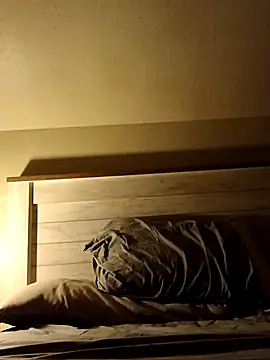 iLOVETRAY96 online show from December 20, 7:44 am